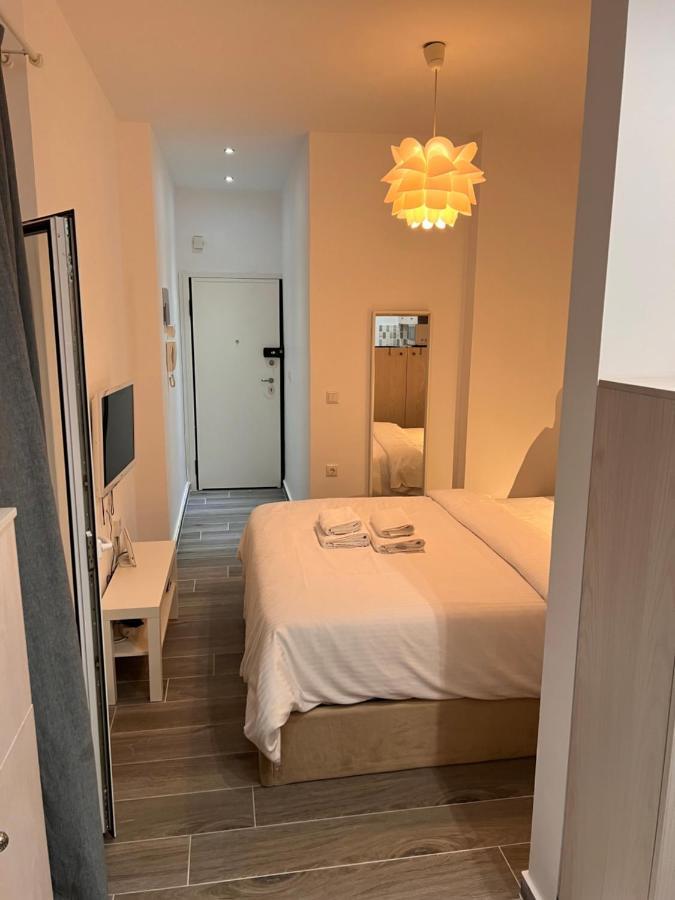 Small Budget Diamond Apartment In Agias Sofias. Tesalónica Exterior foto